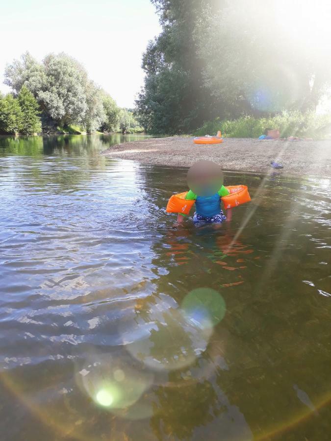 Gite Aux Lauriers Lacroix-sur-Meuse Eksteriør bilde