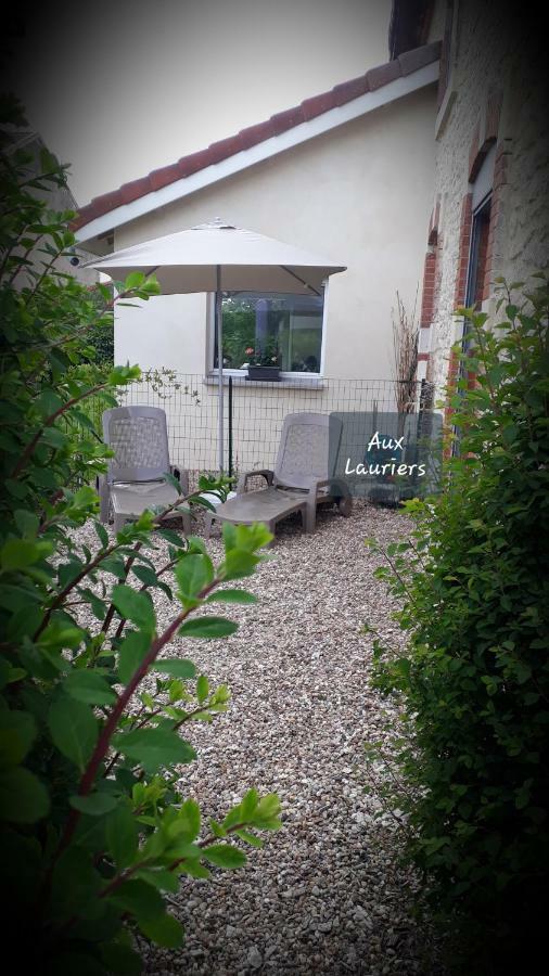 Gite Aux Lauriers Lacroix-sur-Meuse Eksteriør bilde